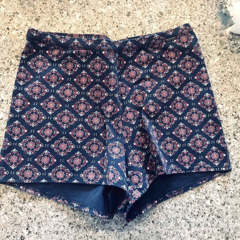 Abercrombie & Fitch Pull-On Women's Cotton Blend Shorts - Navy/Medallion Print -